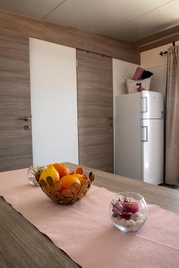 Mobile Home Whit Sea View Lavojesa Драге Екстериор снимка