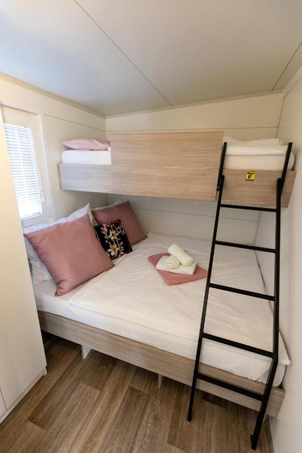 Mobile Home Whit Sea View Lavojesa Драге Екстериор снимка